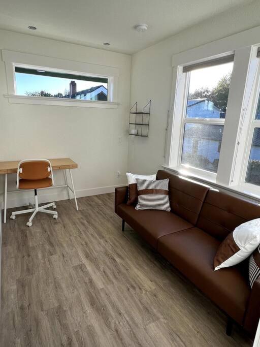 Brand New Custom Built Cottage In Downtown W/Pool! Salem Esterno foto