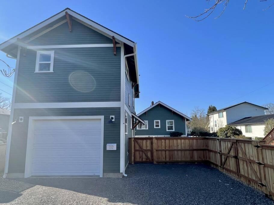 Brand New Custom Built Cottage In Downtown W/Pool! Salem Esterno foto