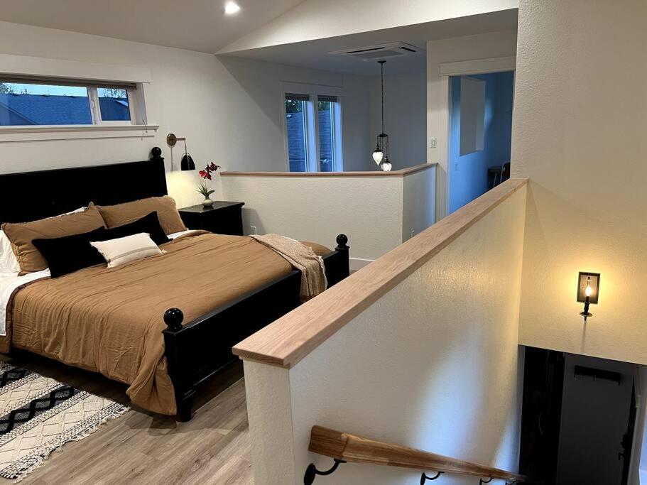 Brand New Custom Built Cottage In Downtown W/Pool! Salem Esterno foto